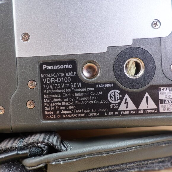 Panasonic VDR-D100 Handycam Camcorder /  DVD Video Camera / Made in Japan - Picture 8 of 9